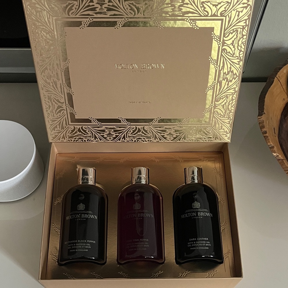 Molton Brown Gold and Black Bath Trio